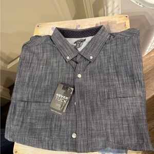 Men's Gray Button-Down Shirt